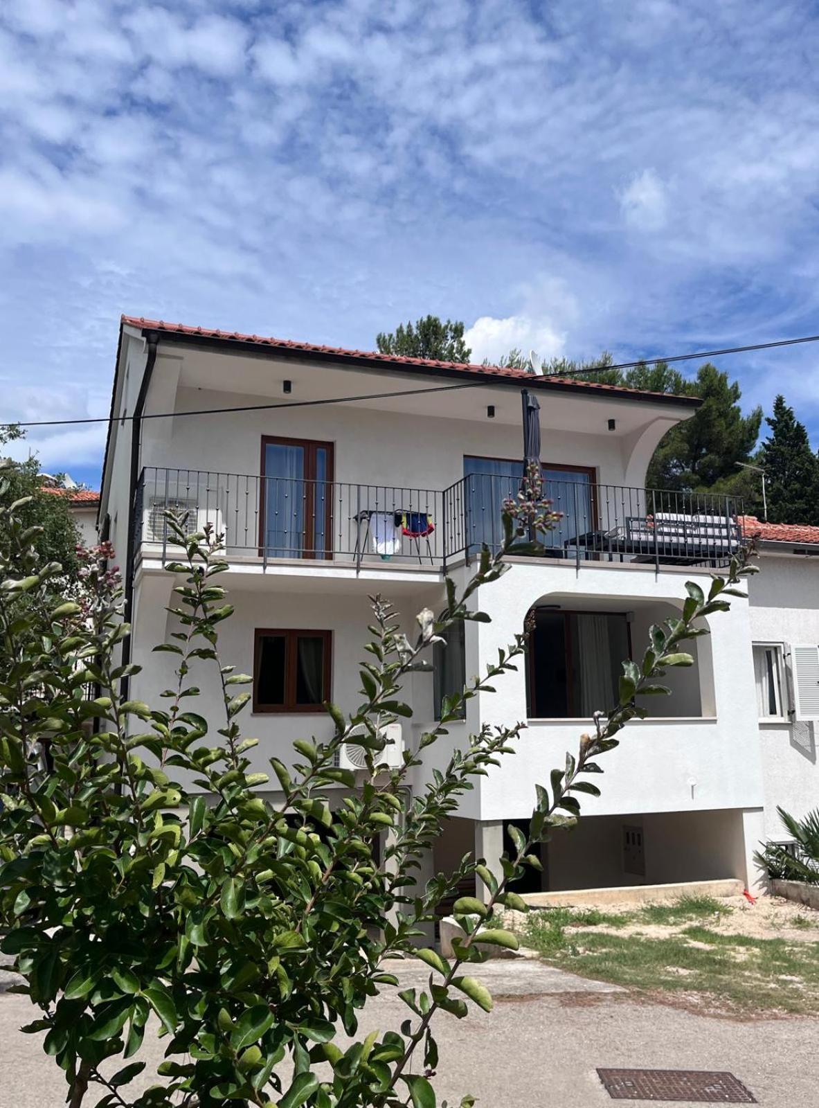 Brand New Apartment In Malinska Exterior photo